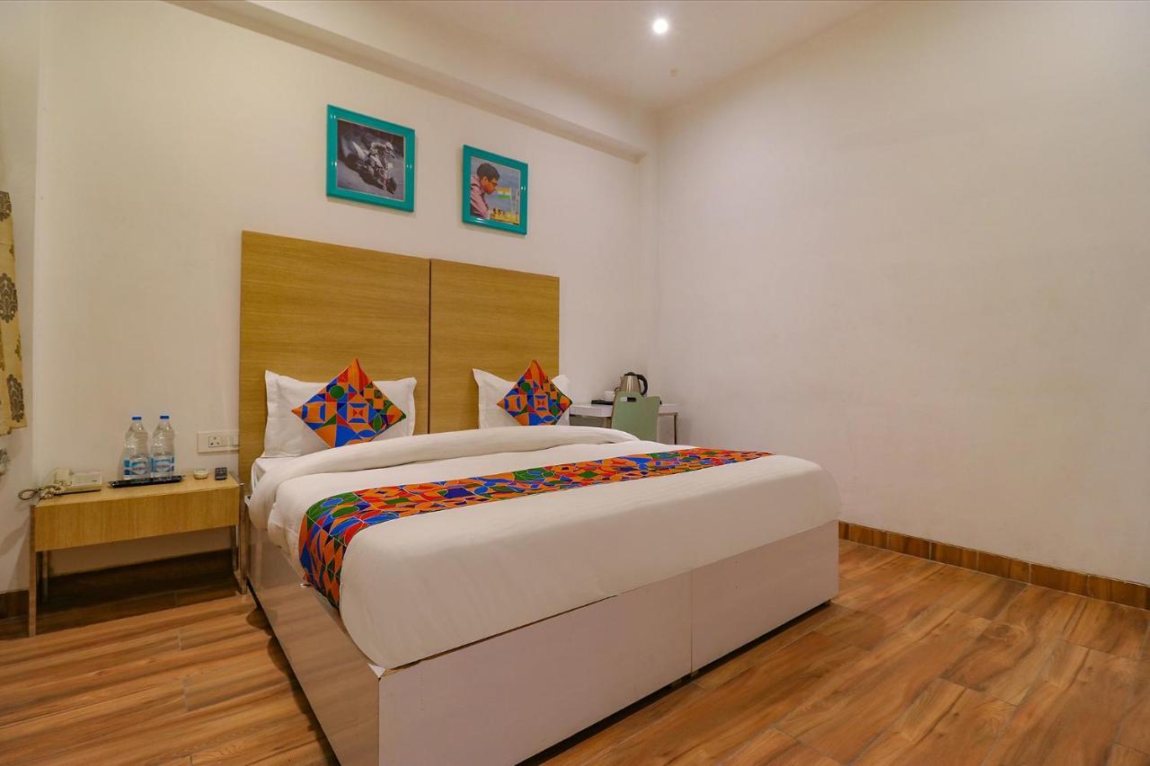 Fabexpress Vacanza Noida Luaran gambar